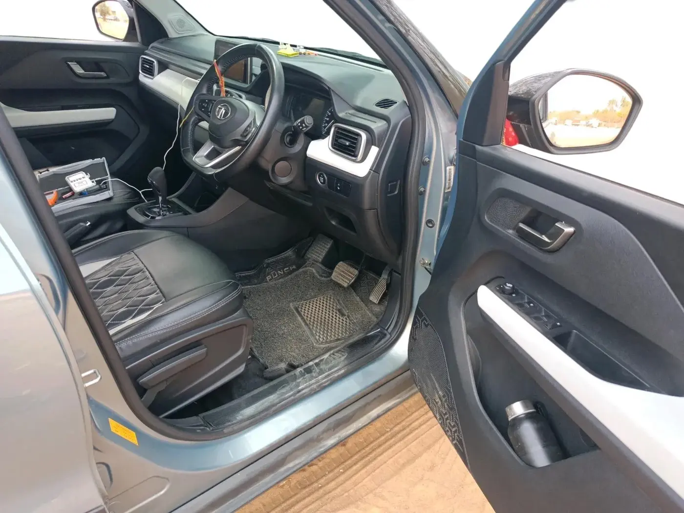 2023 Tata PUNCH CREATIVE  AMT, Petrol, Automatic, 23,255 km, interior