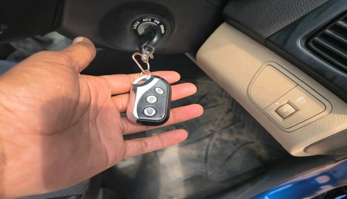 2013 Hyundai Eon ERA +, Petrol, Manual, 66,916 km, interior