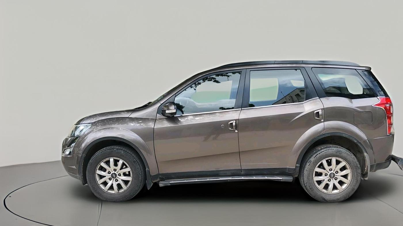 2017 Mahindra XUV500 W10, Diesel, Manual, 1,49,460 km, exterior