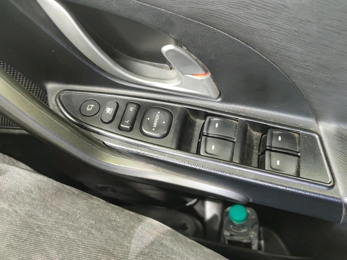 2017 Mahindra XUV500 W10, Diesel, Manual, 1,49,460 km, interior