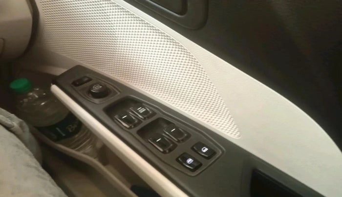 2024 Mahindra XUV 3XO MX3 1.2 L TCMPFi, Petrol, Manual, 15,654 km, interior