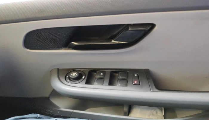 2020 Tata ALTROZ XM PETROL, Petrol, Manual, 20,562 km, interior