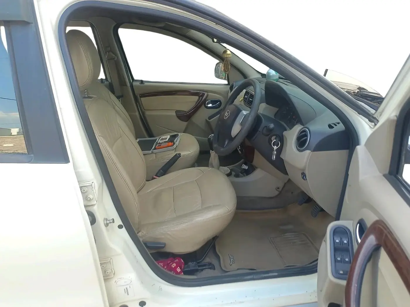 2014 Nissan Terrano XL (P), CNG, Manual, 80,170 km, interior