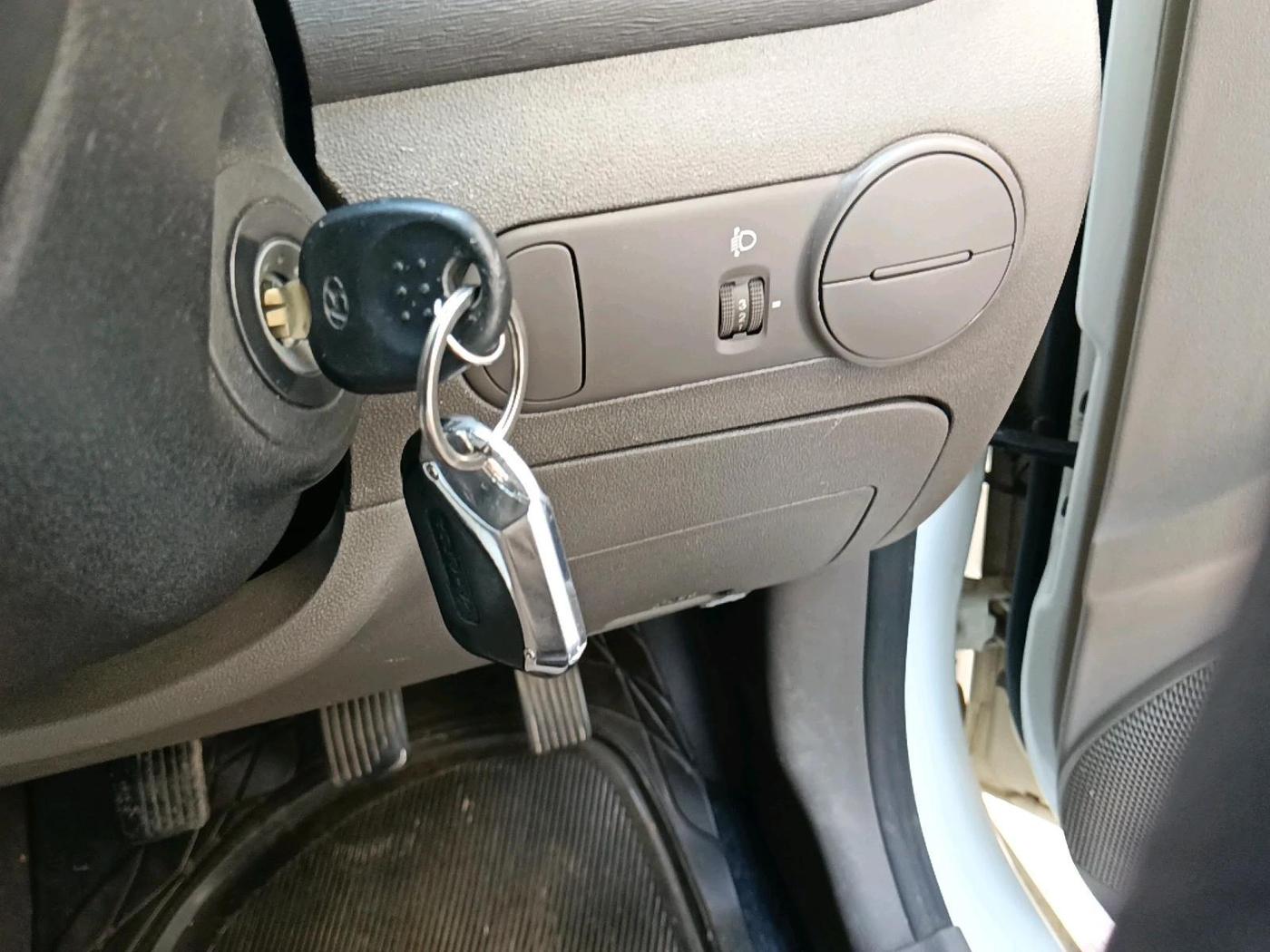 2011 Hyundai i10 ERA 1.1, Petrol, Manual, 57,451 km, interior