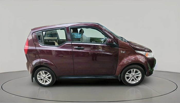 2017 Mahindra E20 Plus P8, Electric, Automatic, 74,373 km, exterior