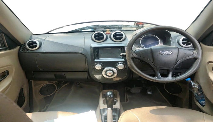 2017 Mahindra E20 Plus P8, Electric, Automatic, 74,373 km, interior