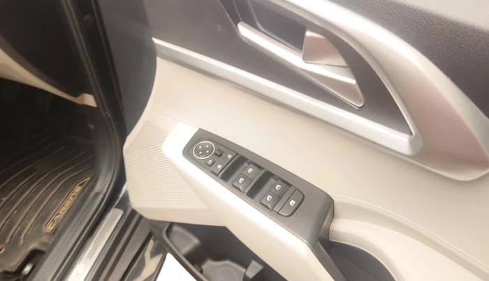 2022 KIA CARENS PRESTIGE PLUS 1.4 PETROL 7 STR, Petrol, Manual, 61,095 km, interior