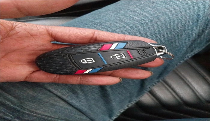 2017 Maruti Vitara Brezza ZDI PLUS DUAL TONE, Diesel, Manual, 93,498 km, interior