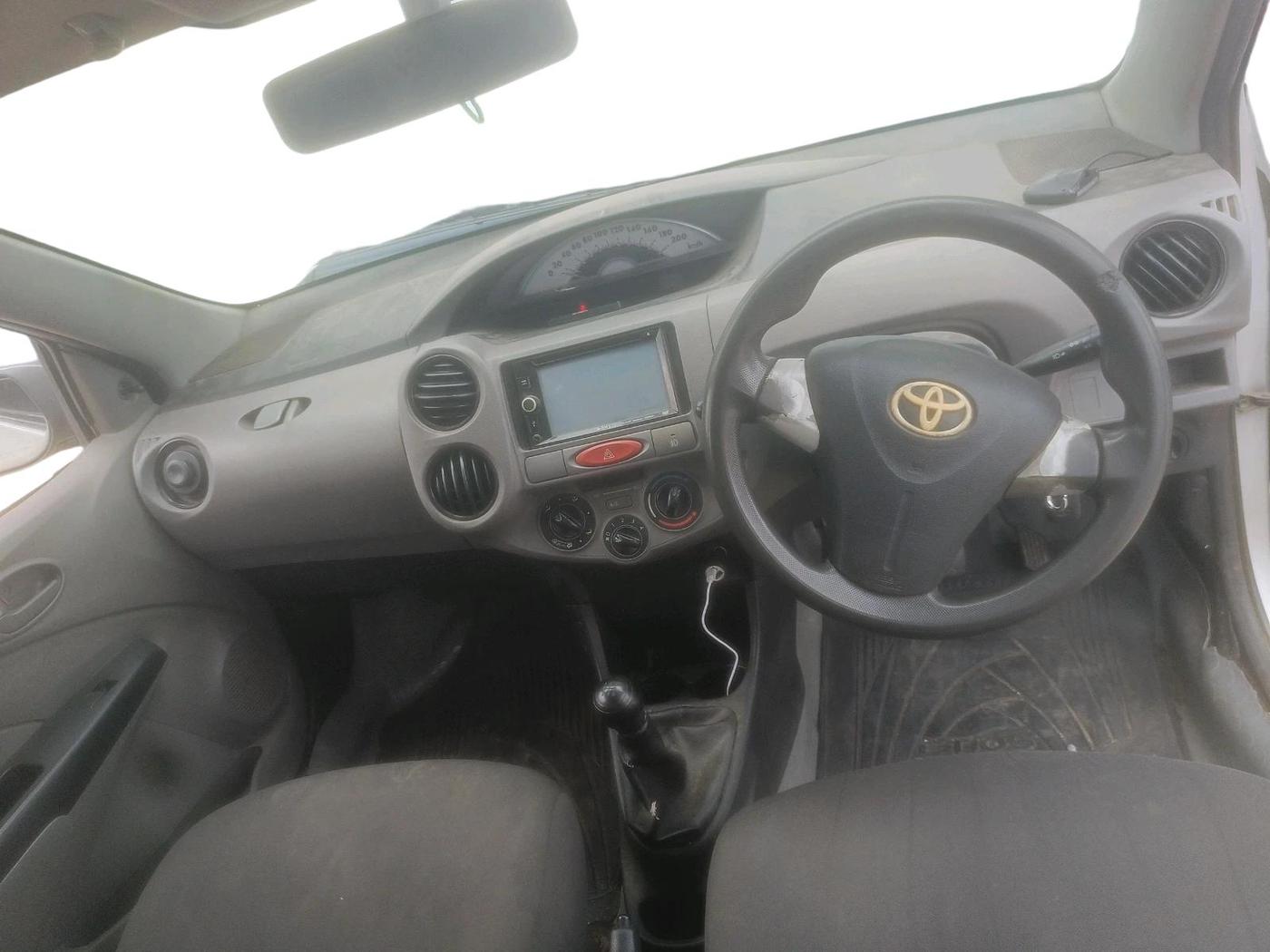 2011 Toyota Etios G, Petrol, Manual, 1,90,581 km, interior