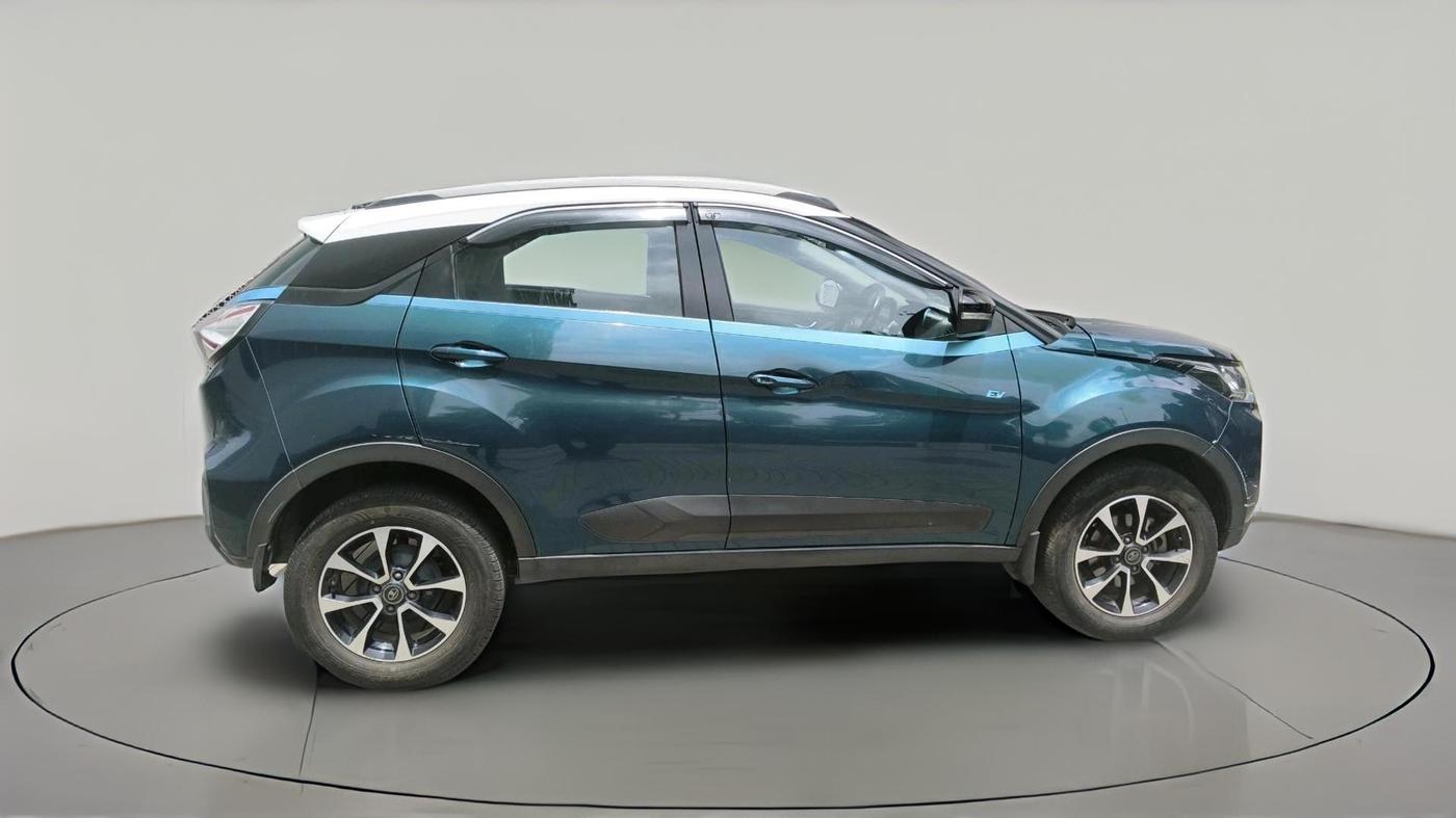 2021 Tata NEXON EV XZ PLUS LUX, Electric, Automatic, 65,325 km, exterior