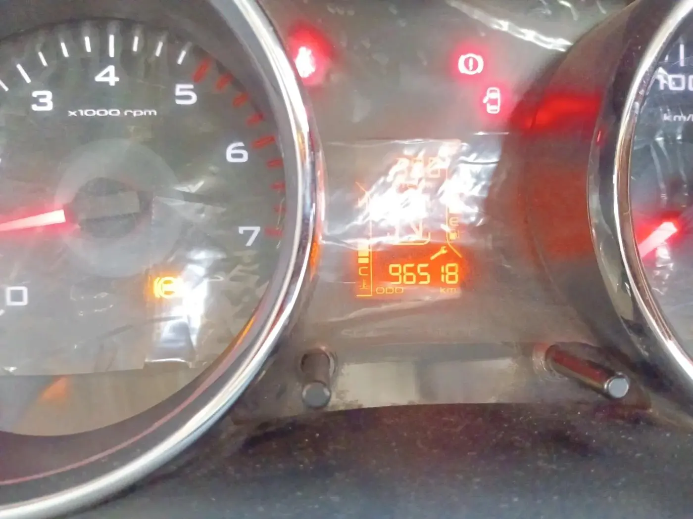 2016 Mahindra TUV300 T8, Diesel, Manual, 96,518 km, interior