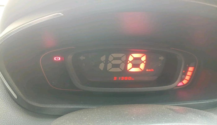 2018 Renault Kwid RXT 1.0 (O), Petrol, Manual, 31,380 km, interior