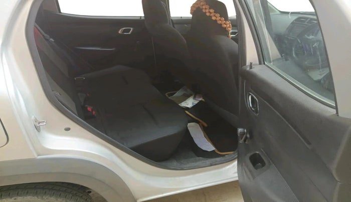 2018 Renault Kwid RXT 1.0 (O), Petrol, Manual, 31,380 km, interior