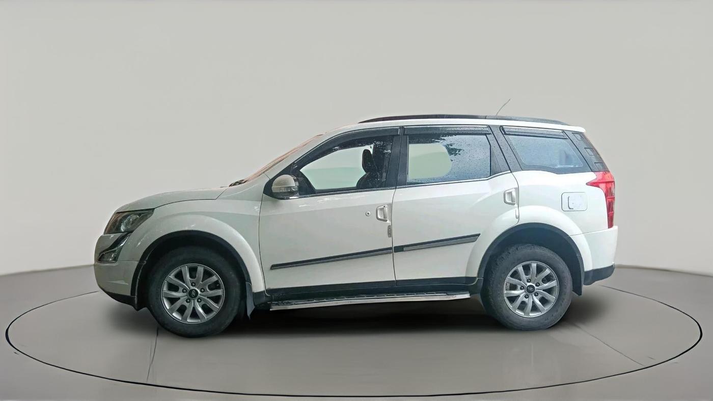 2015 Mahindra XUV500 W10, Diesel, Manual, 1,09,232 km, exterior