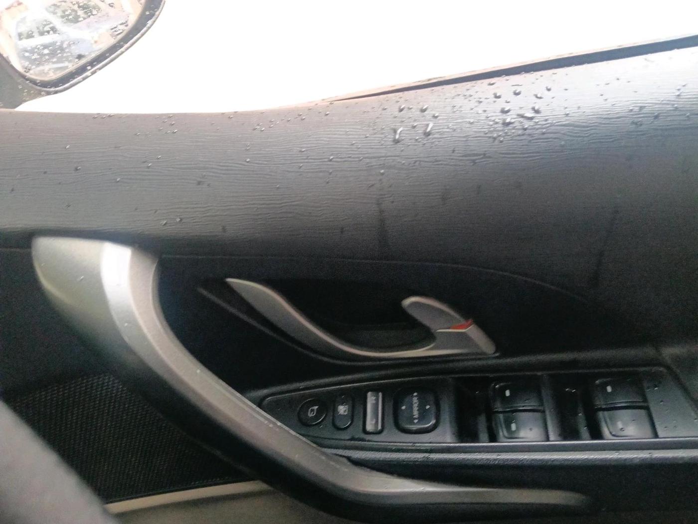 2015 Mahindra XUV500 W10, Diesel, Manual, 1,09,232 km, interior
