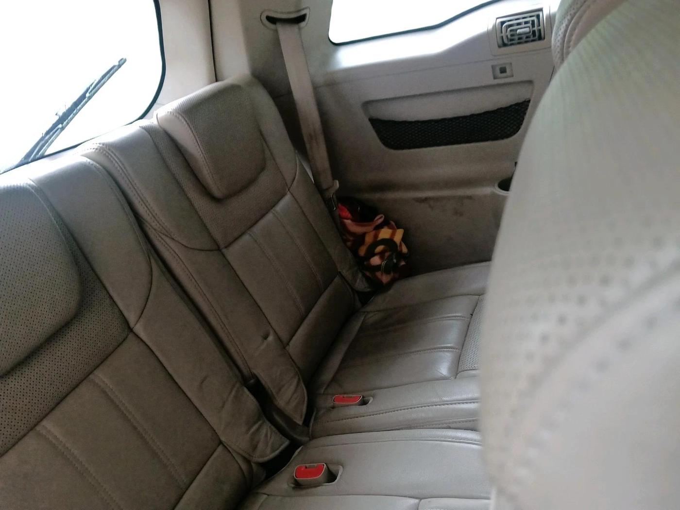2015 Mahindra XUV500 W10, Diesel, Manual, 1,09,232 km, interior