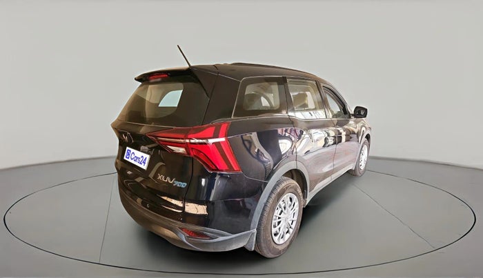 2022 Mahindra XUV700 MX P MT 5 STR, Petrol, Manual, 9,696 km, exterior