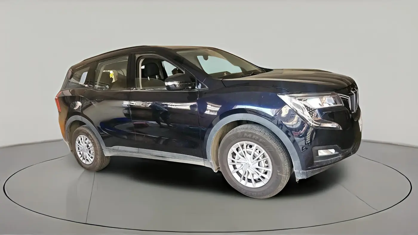 2022 Mahindra XUV700 MX P MT 5 STR, Petrol, Manual, 9,696 km, exterior