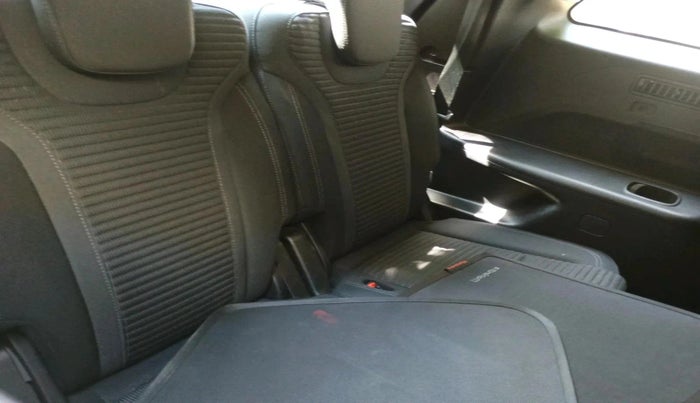 2023 Mahindra XUV700 AX 5 P MT 7 STR, Petrol, Manual, 27,968 km, interior