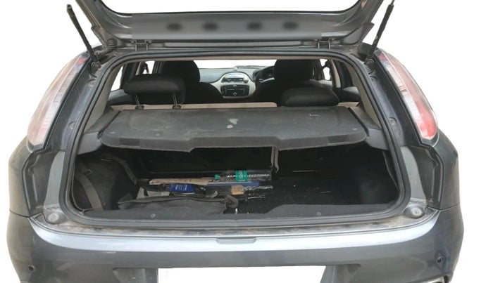 2015 Fiat Punto EVO EMOTION 1.3 MULTIJET, Diesel, Manual, 1,01,431 km, exterior