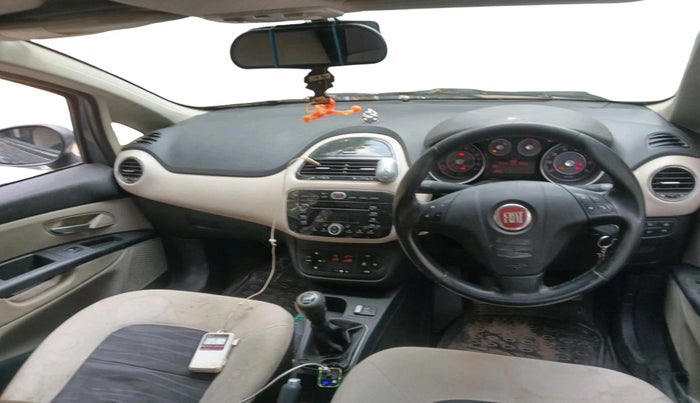 2015 Fiat Punto EVO EMOTION 1.3 MULTIJET, Diesel, Manual, 1,01,431 km, interior