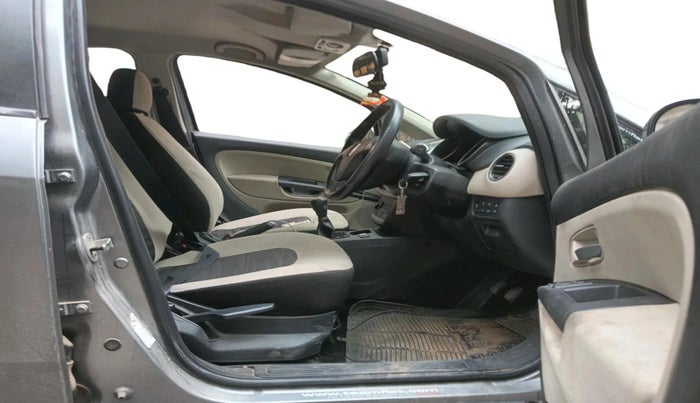 2015 Fiat Punto EVO EMOTION 1.3 MULTIJET, Diesel, Manual, 1,01,431 km, interior