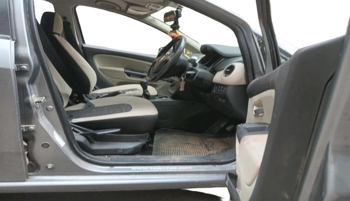 2015 Fiat Punto EVO EMOTION 1.3 MULTIJET, Diesel, Manual, 1,01,431 km, interior