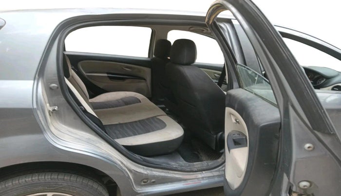 2015 Fiat Punto EVO EMOTION 1.3 MULTIJET, Diesel, Manual, 1,01,431 km, interior