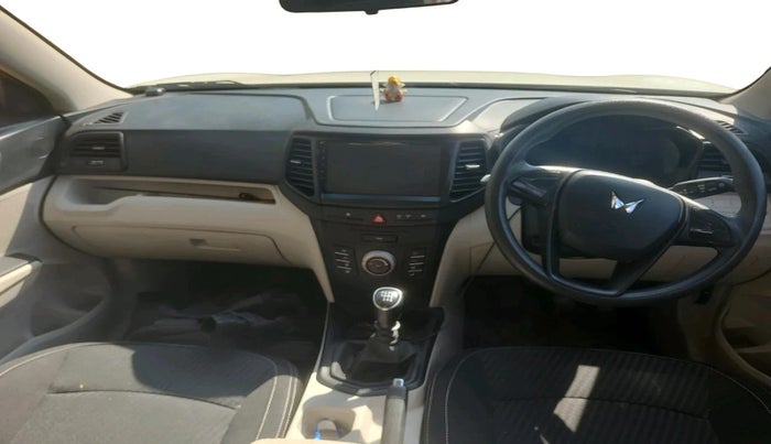 2023 Mahindra XUV300 W4 1.2 PETROL, Petrol, Manual, 22,000 km, interior