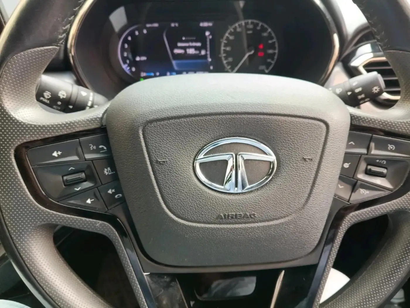 2022 Tata Harrier XZ PLUS 2.0L, Diesel, Manual, 50,000 km, interior
