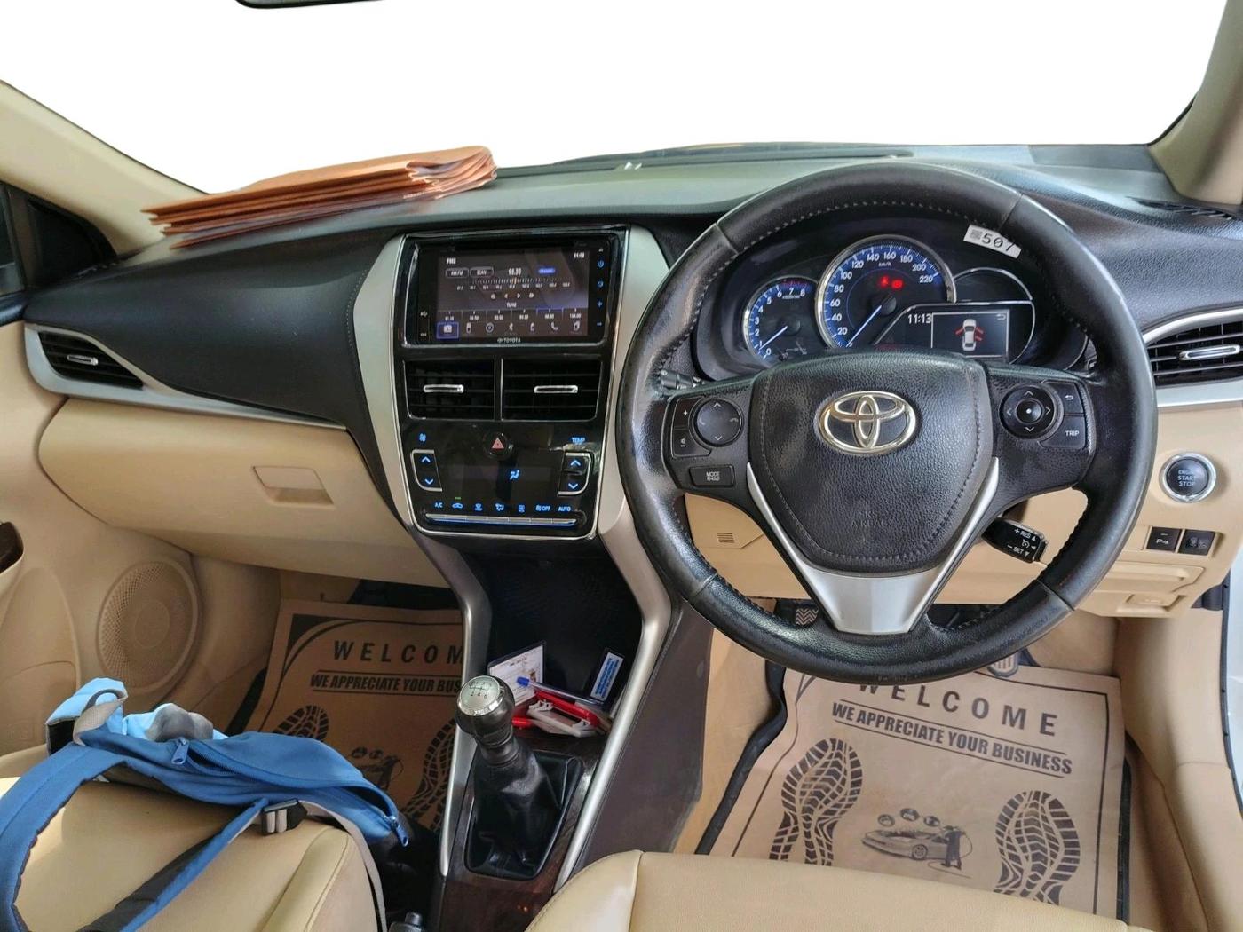 2021 Toyota YARIS V MT, Petrol, Manual, 76,671 km, interior