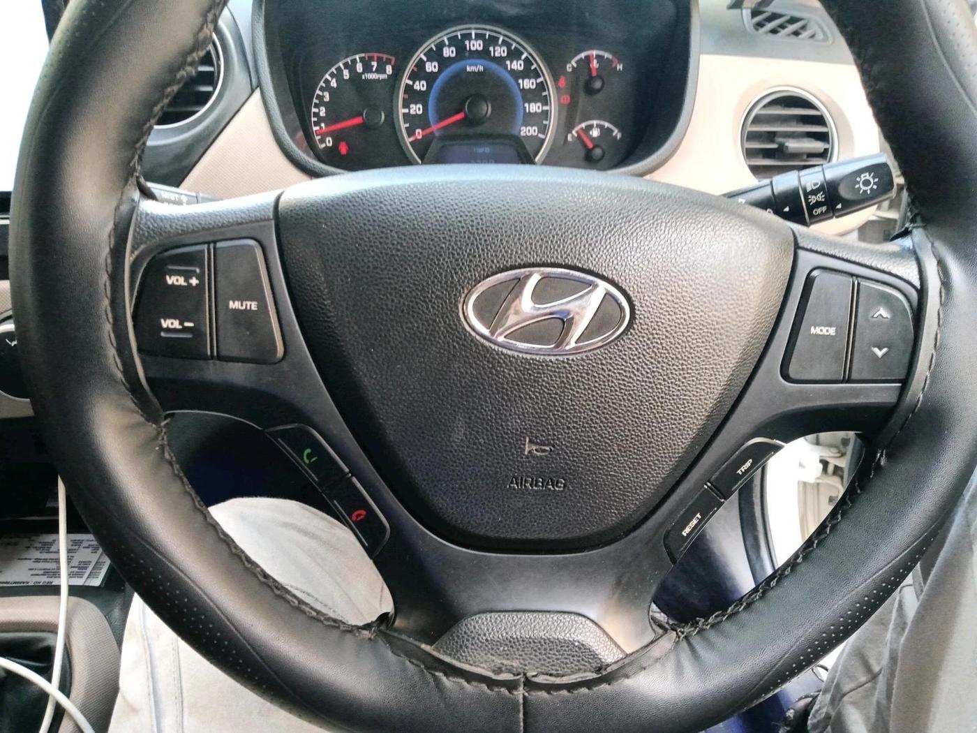 2016 Hyundai Grand i10 SPORTZ 1.2 KAPPA VTVT, Petrol, Manual, 65,816 km, interior