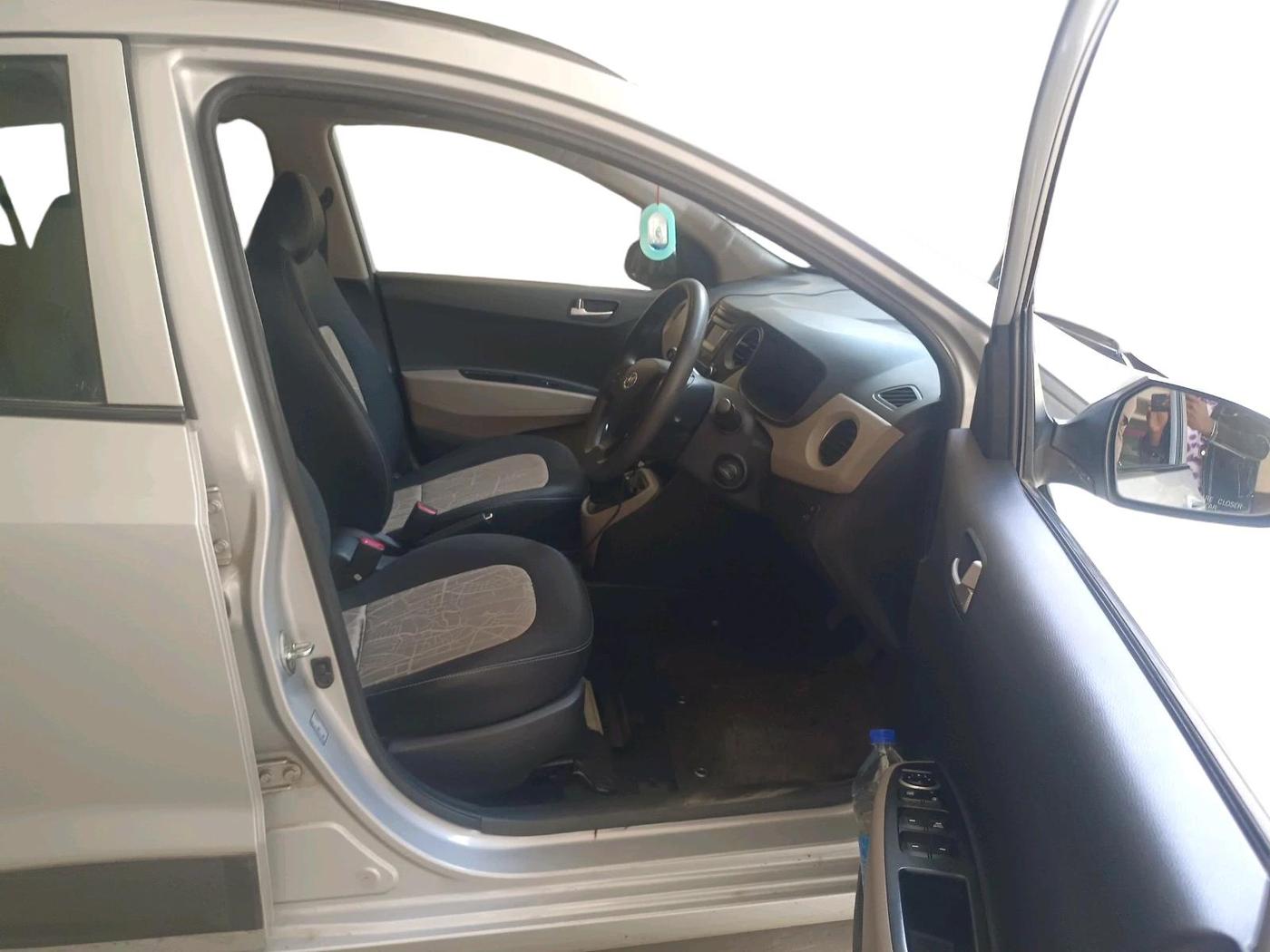 2015 Hyundai Grand i10 SPORTZ 1.2 KAPPA VTVT, Petrol, Manual, 35,770 km, interior