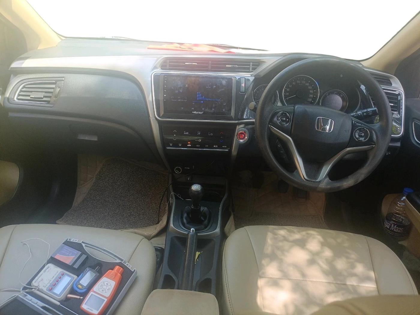 2017 Honda City 1.5L I-VTEC V MT, Petrol, Manual, 1,10,610 km, interior