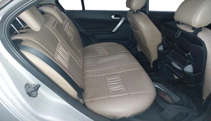 2012 Ford Fiesta TITANIUM DIESEL, Diesel, Manual, 1,06,118 km, interior