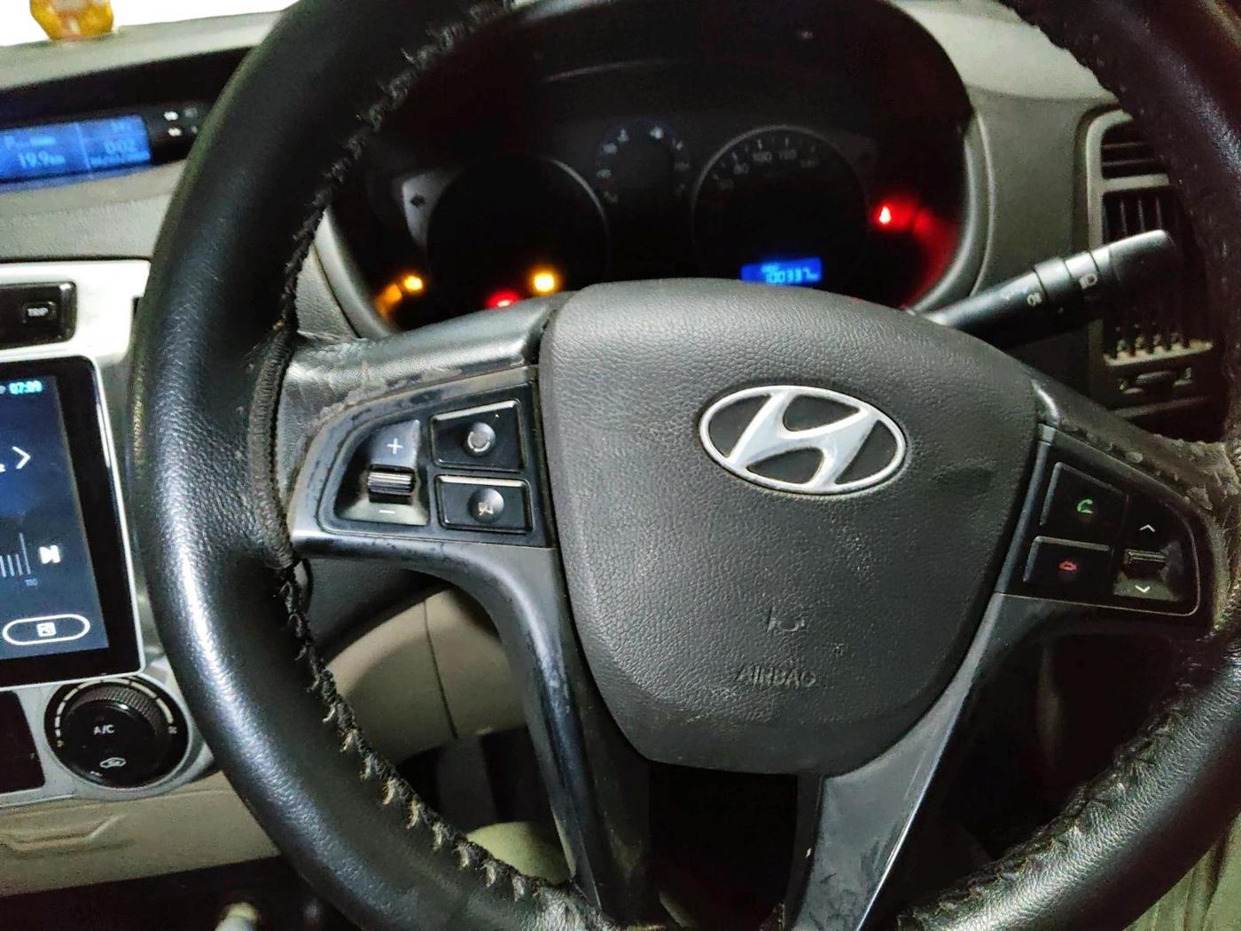 2013 Hyundai i20 SPORTZ 1.4 CRDI, Diesel, Manual, 1,00,337 km, interior
