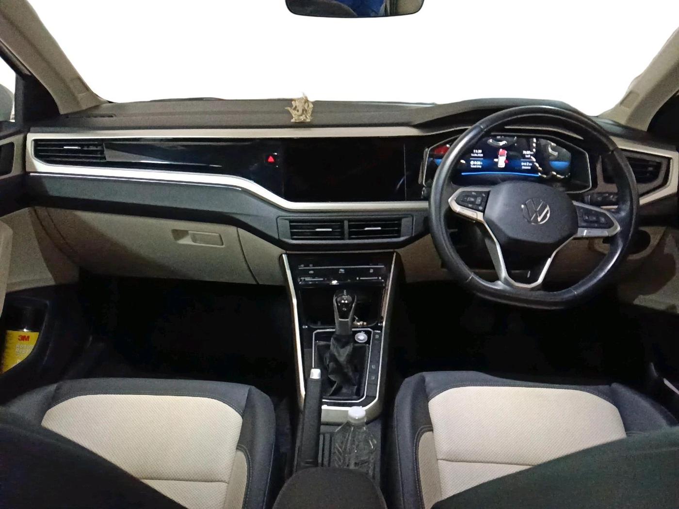 2023 Volkswagen VIRTUS TOPLINE TSI 1.0 AT, Petrol, Automatic, 7,630 km, interior