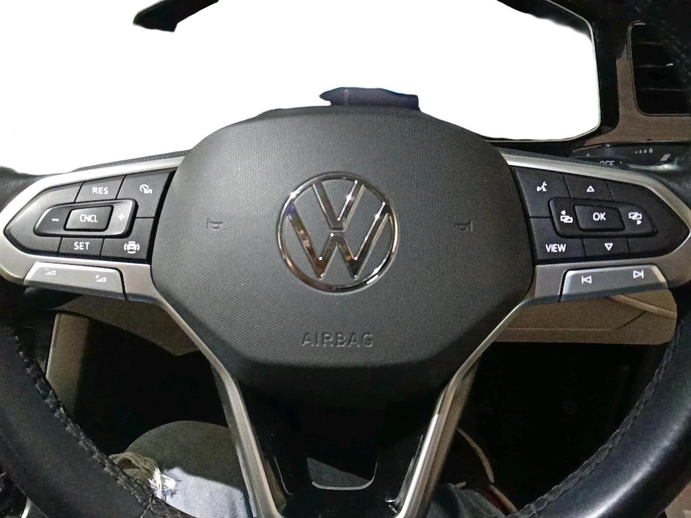 2023 Volkswagen VIRTUS TOPLINE TSI 1.0 AT, Petrol, Automatic, 7,630 km, interior