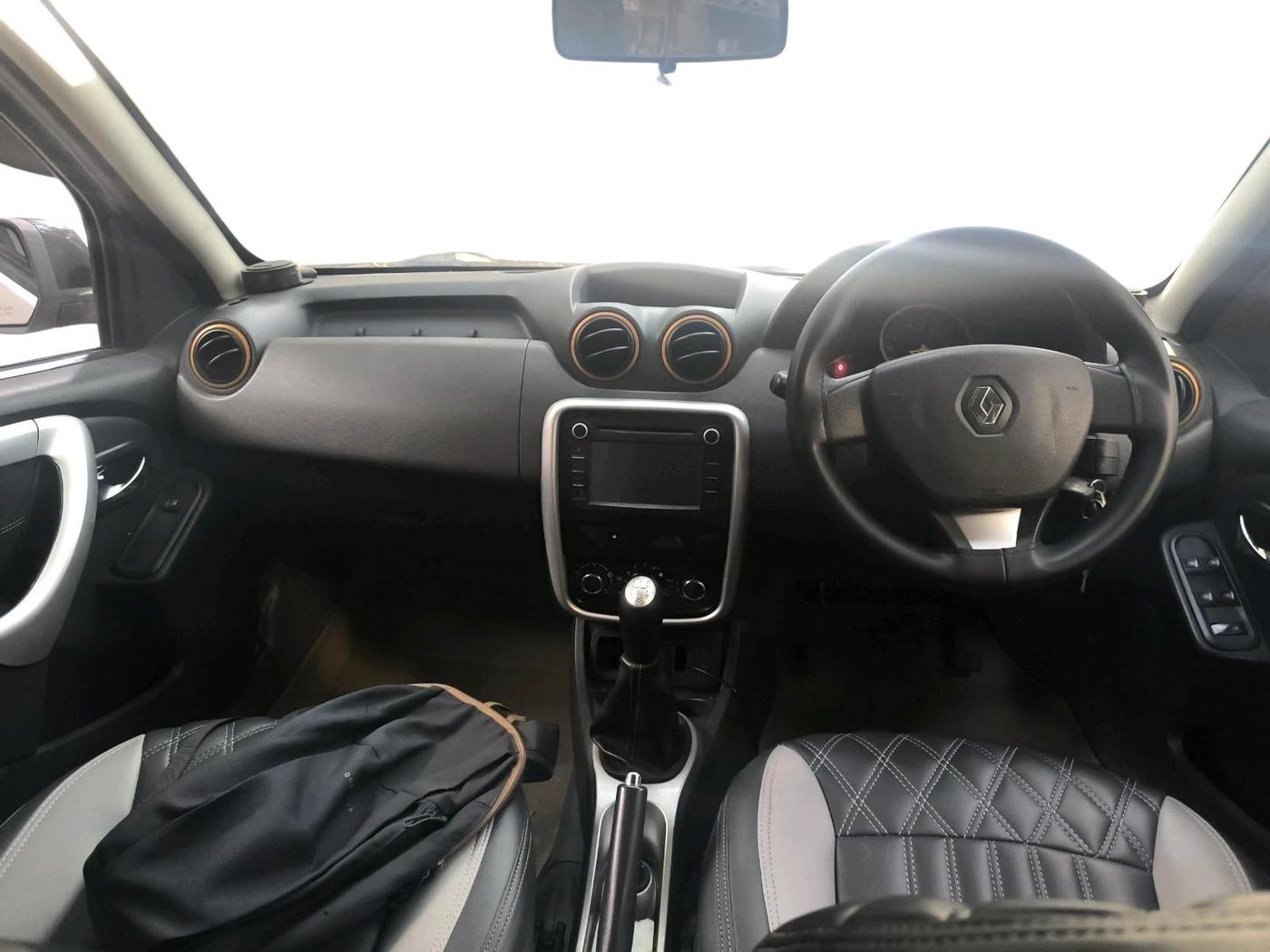 2015 Renault Duster 85 PS RXL DIESEL, Diesel, Manual, 1,31,456 km, interior