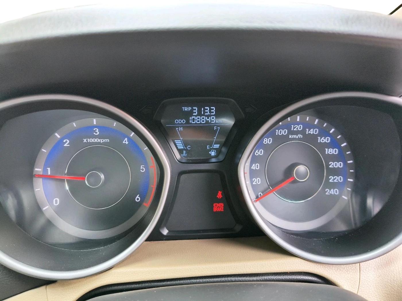 2014 Hyundai New Elantra 1.6 SX MT DIESEL, Diesel, Manual, 1,08,849 km, interior