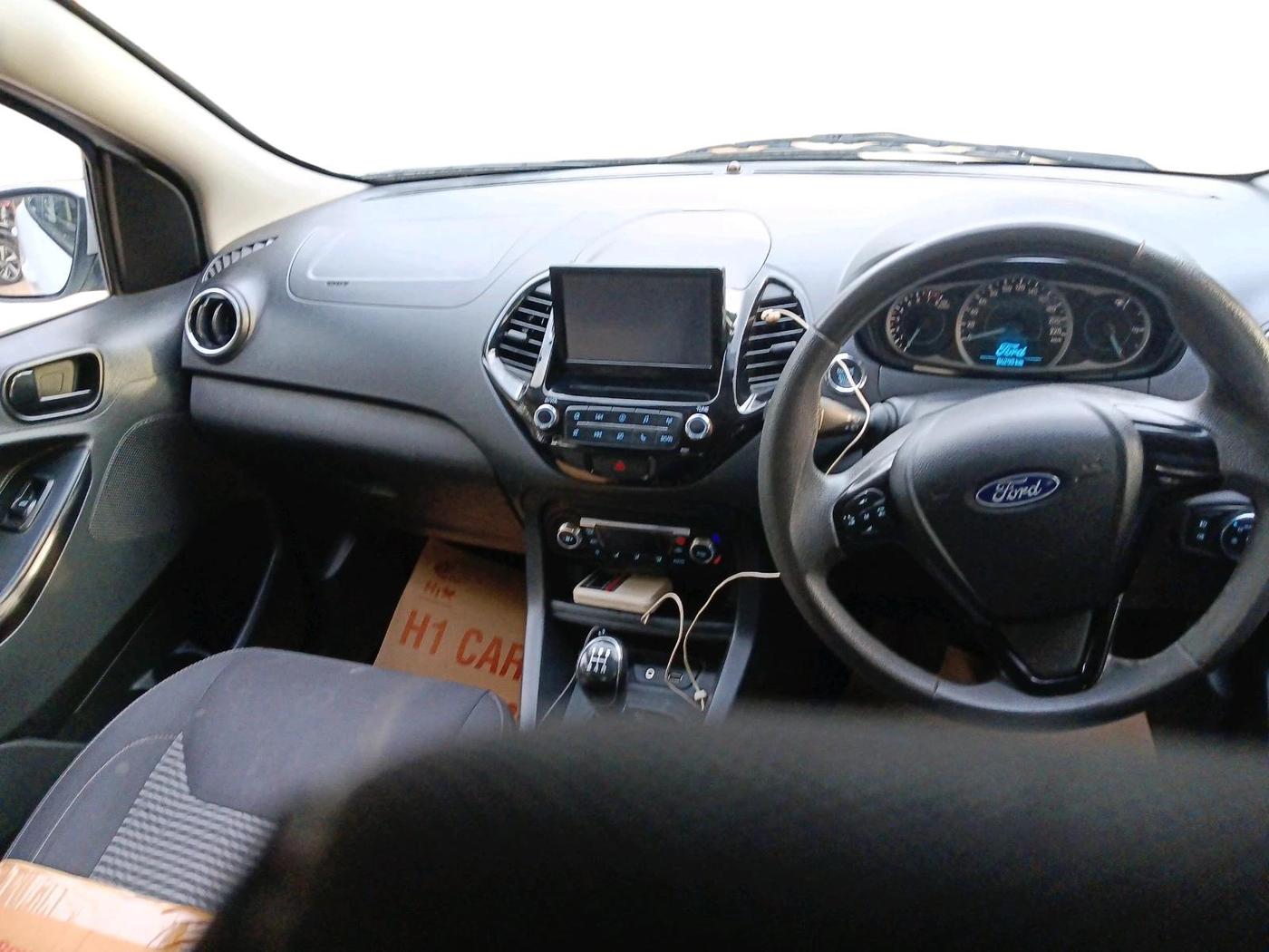 2019 Ford New Figo TITANIUM 1.2 PETROL MT, Petrol, Manual, 84,290 km, interior