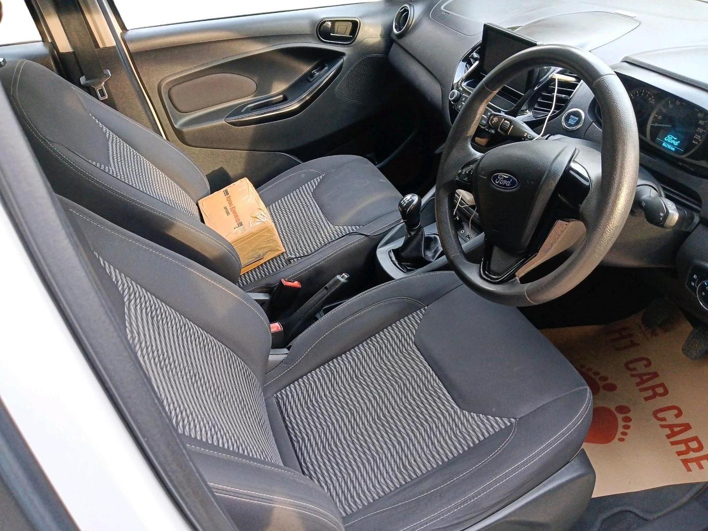2019 Ford New Figo TITANIUM 1.2 PETROL MT, Petrol, Manual, 84,290 km, interior