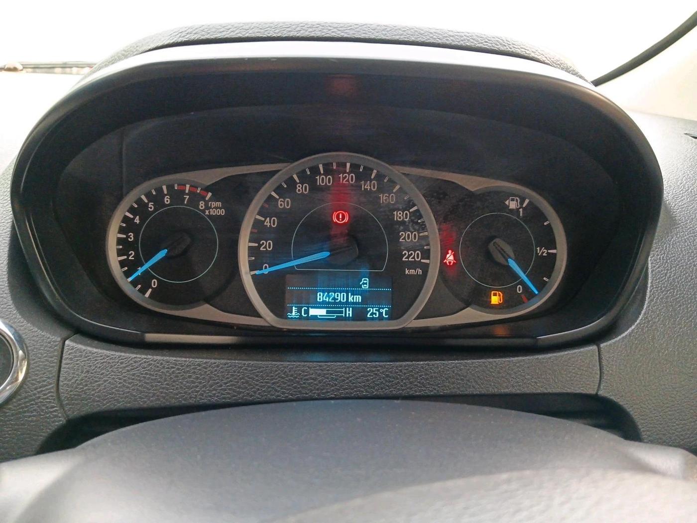 2019 Ford New Figo TITANIUM 1.2 PETROL MT, Petrol, Manual, 84,290 km, interior