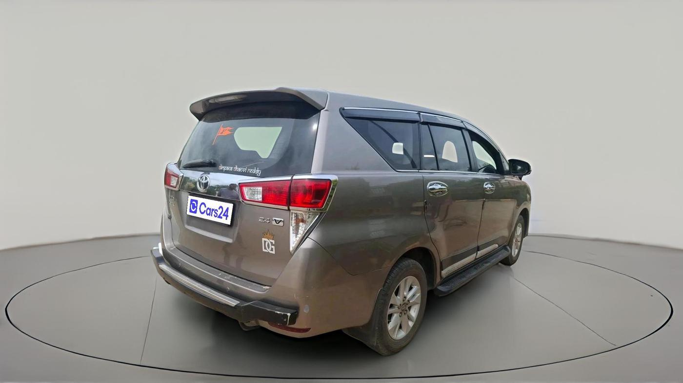 2017 Toyota Innova Crysta 2.4 VX 7 STR, Diesel, Manual, 74,779 km, exterior