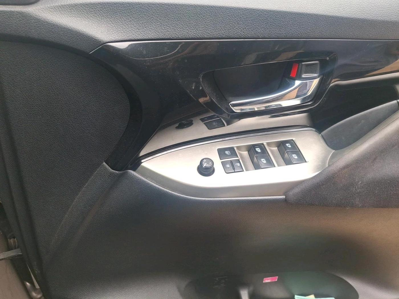 2017 Toyota Innova Crysta 2.4 VX 7 STR, Diesel, Manual, 74,779 km, interior