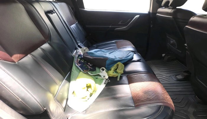 2014 Mahindra XUV500 W8, Diesel, Manual, 1,36,428 km, interior