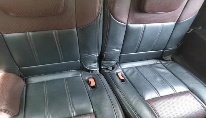 2014 Mahindra XUV500 W8, Diesel, Manual, 1,36,428 km, interior