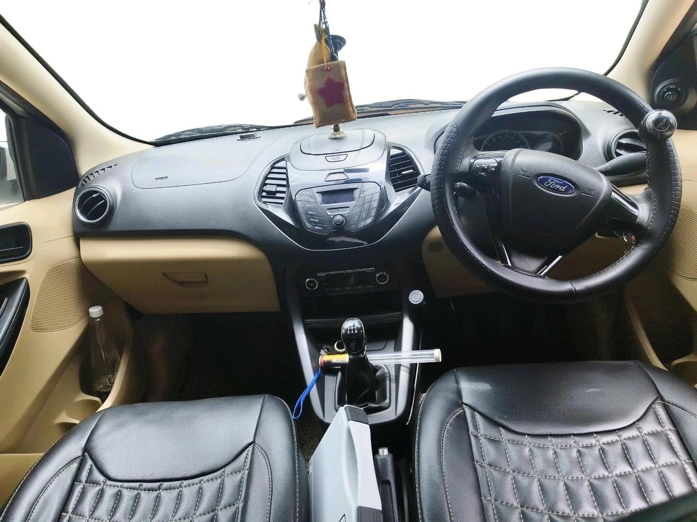 2017 Ford Figo Aspire TITANIUM 1.2 PETROL, Petrol, Manual, 1,37,488 km, interior