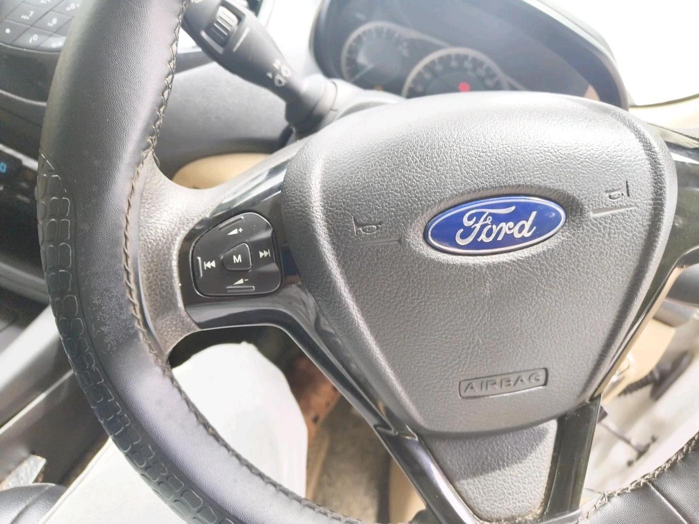 2017 Ford Figo Aspire TITANIUM 1.2 PETROL, Petrol, Manual, 1,37,488 km, interior