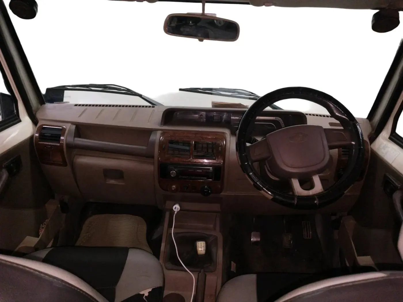 2012 Mahindra Bolero ZLX BS IV, Diesel, Manual, 1,71,563 km, interior